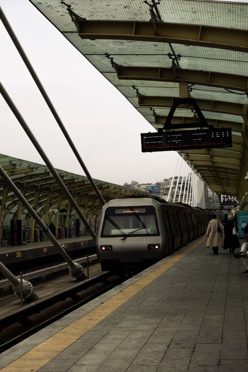 Free Capture of a metro train arriving at an İstanbul station, highlighting urban transportation in Türkiye. Stock Photo