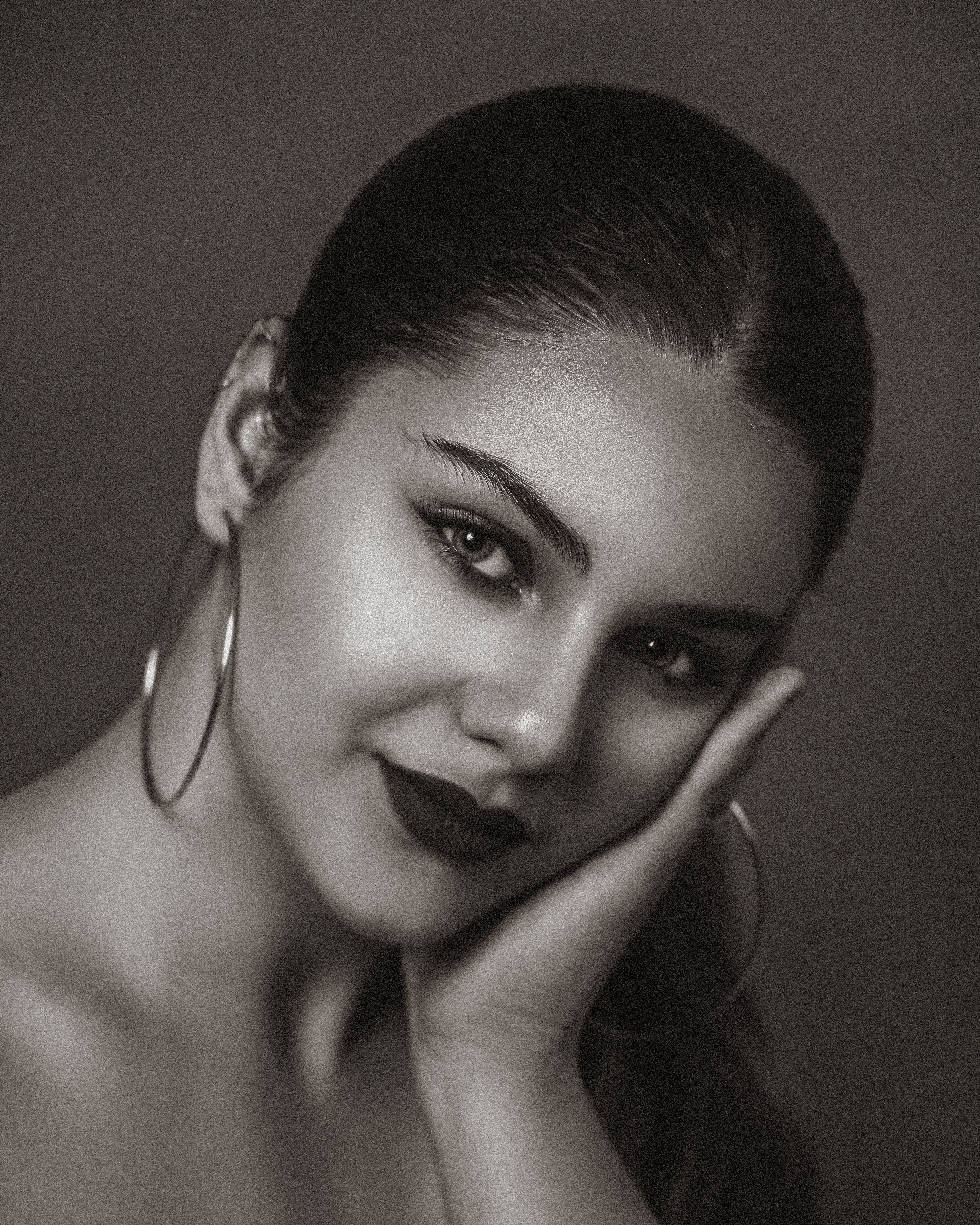 Portrait of Woman in Black and White · Free Stock Photo