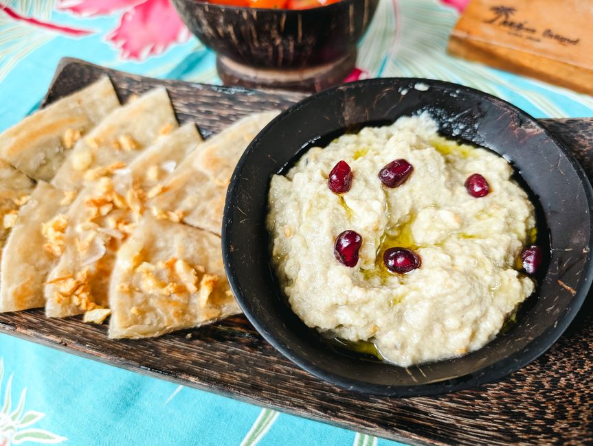 Baba ganoush with crispbread