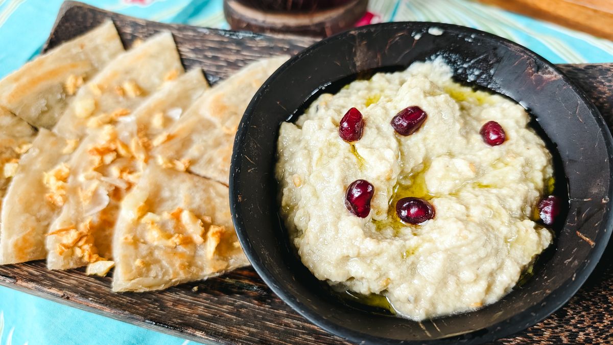 Tahini bowl with eggplant and za'atar