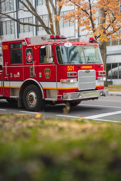 Un Camion De Pompier W Quebecu