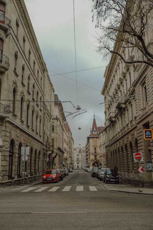 Kostenloses Stock Foto zu altstadt, autos, budapest