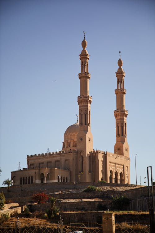 The mosque is located in the middle of a desert
