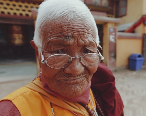 Kostenloses Stock Foto zu brille, buddhist, gesicht