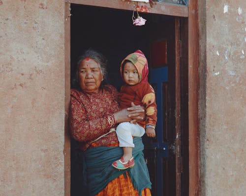 アジアの女性, おばあちゃん, ホールディングの無料の写真素材