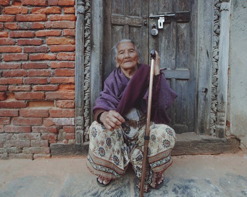 アジアの女性, お年寄り, ドアの無料の写真素材