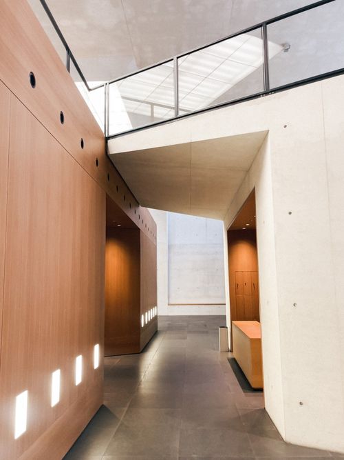 Free Explore a sleek, modern hallway design with geometric features in Nuremberg, Germany. Stock Photo