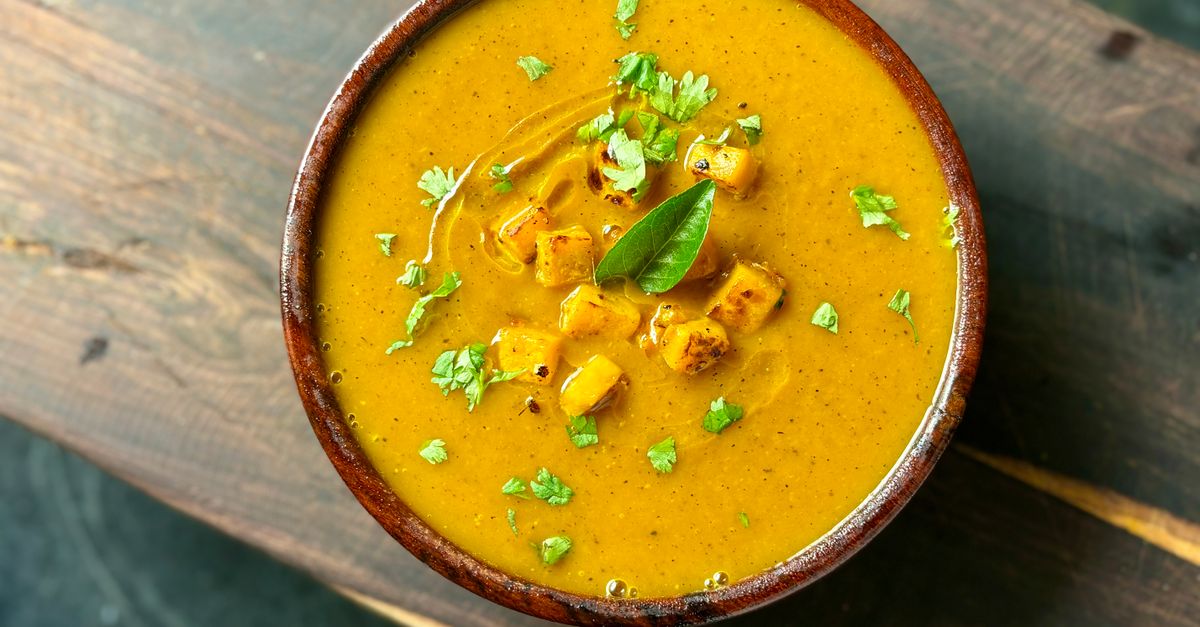 Sopa de lentejas rojas con cúrcuma y coco Sopa de lentejas rojas con cúrcuma y coco