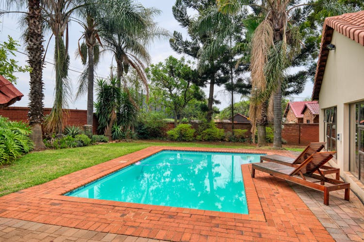 Pool In House Garden