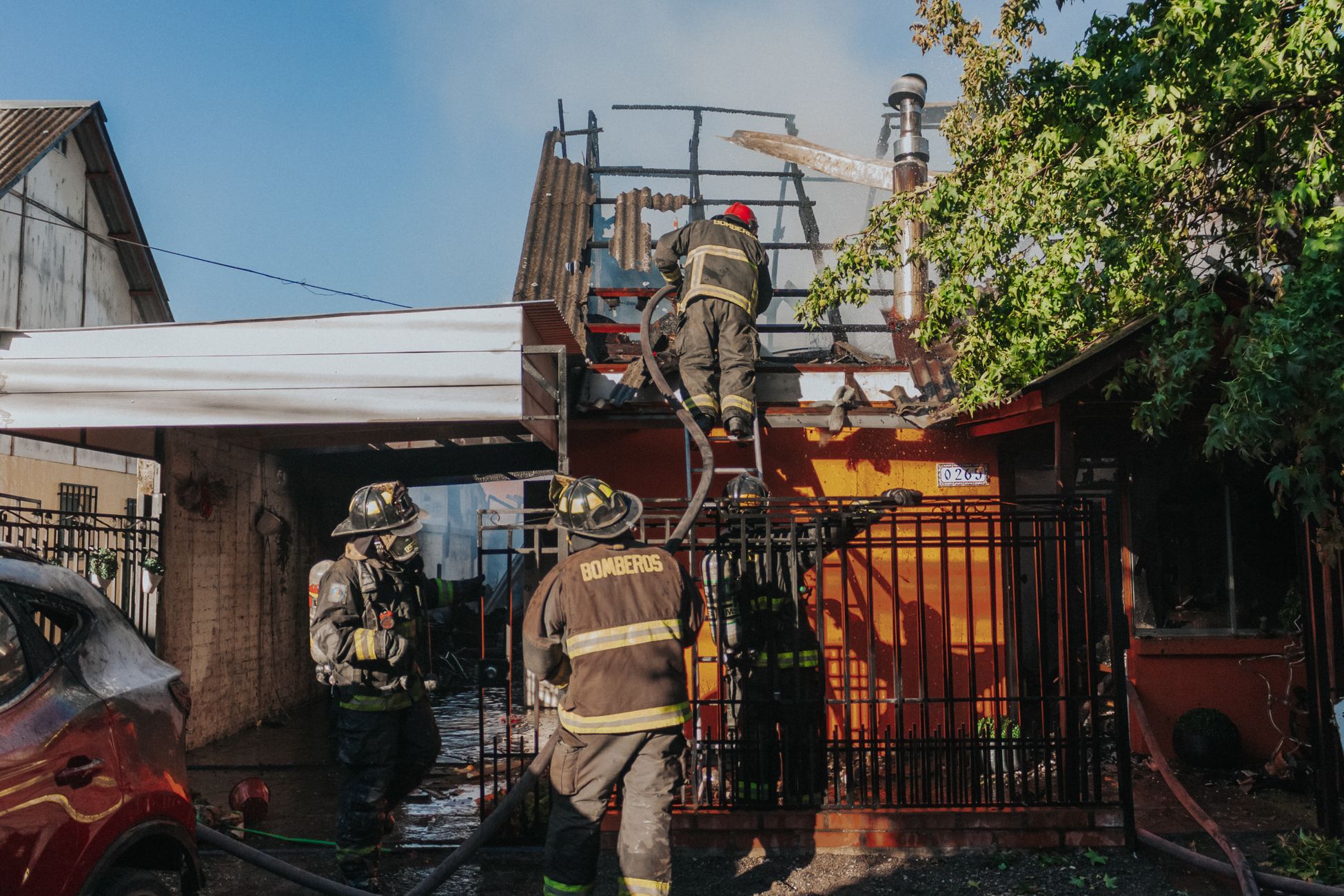 Woning onbewoonbaar na hevige brand in Zuidoost