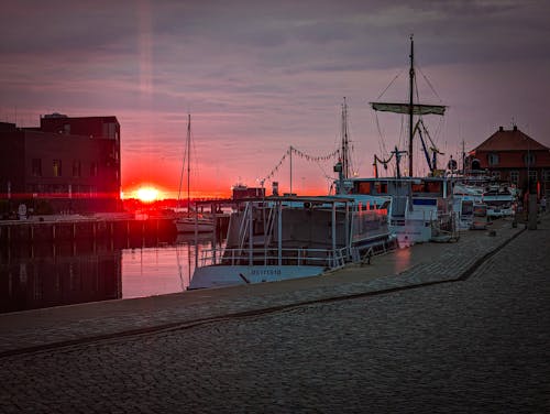 Fotobanka s bezplatnými fotkami na tému Baltské more, cestovný ruch, člny