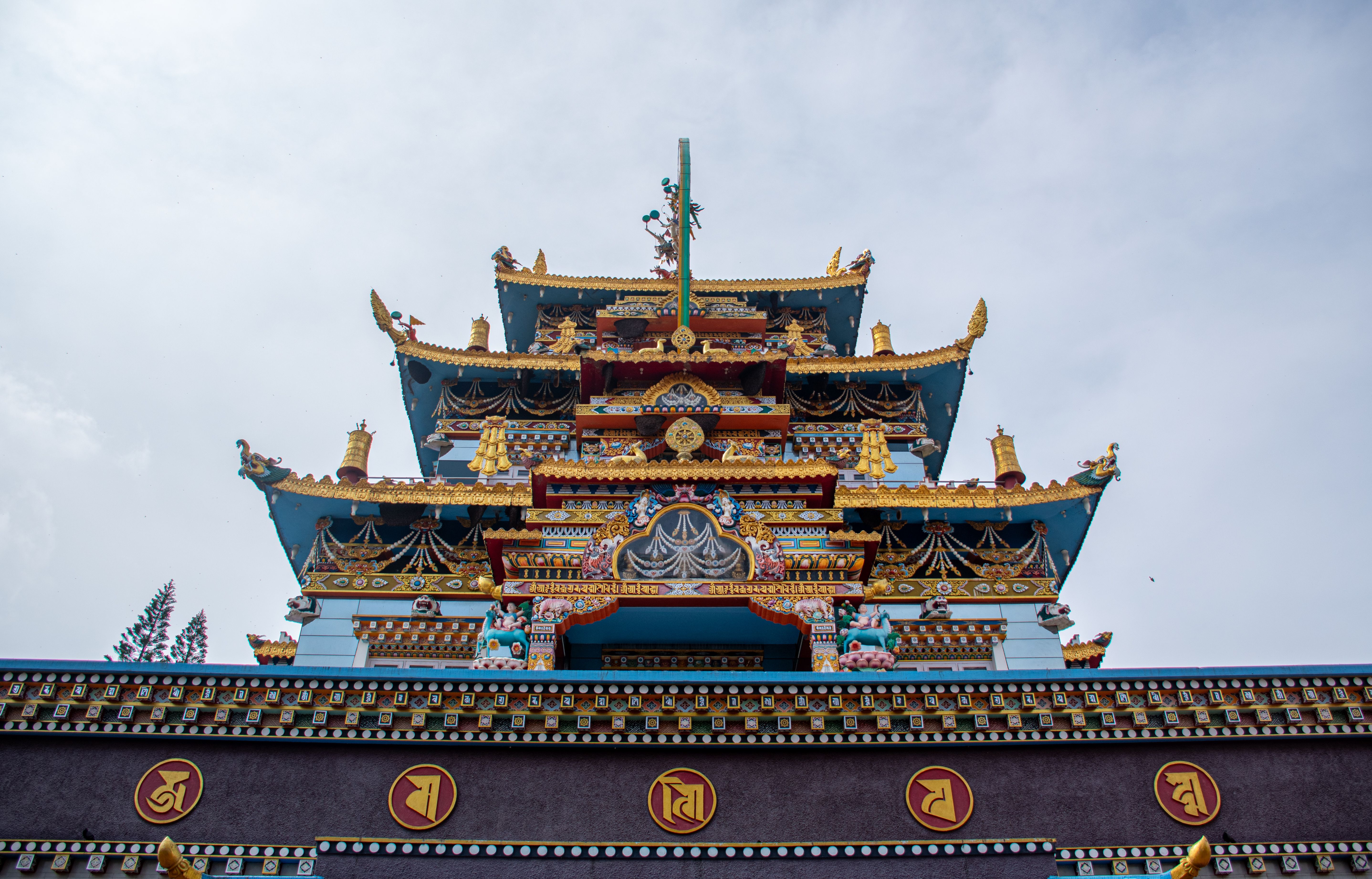 Namdroling Golden Temple Kushalnagar: Visiting Hours and Closing Times