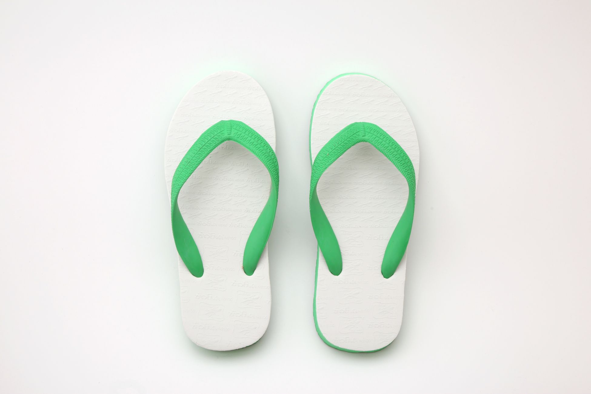 Autorijden met slippers bij hittegolf: wat mag?