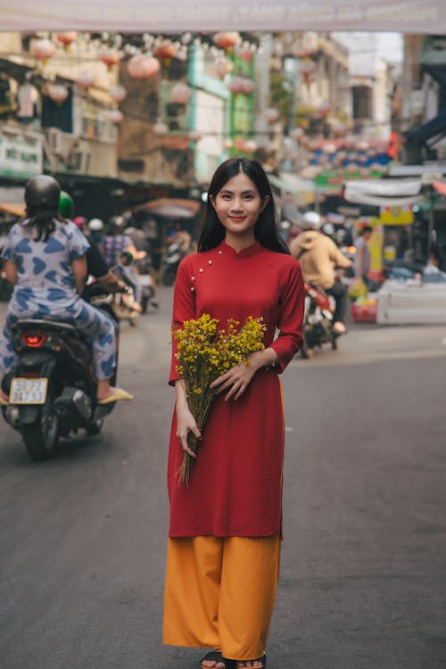 亞洲女人, 传统服装, 垂直拍摄 的 免费素材图片