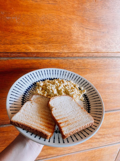 おいしい, スクランブル・エッグ, パンの無料の写真素材