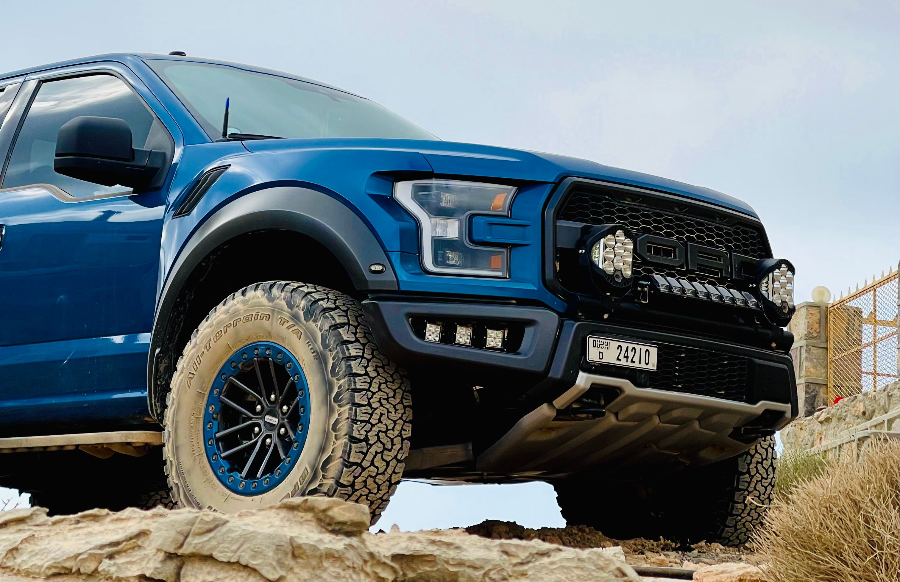 Foto de stock gratuita sobre 4x4, automotor, azul, cansar, coche, noria ...