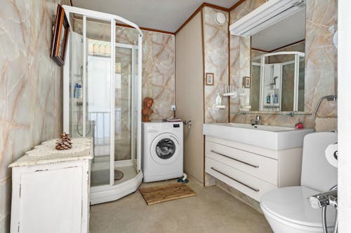 Kostenloses Stock Foto zu apartments, badezimmer, dusche