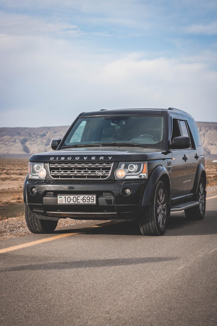 Black Land Rover Discovery