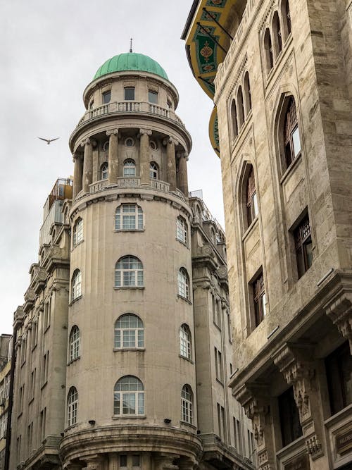 Residential Building with Dome in Istanbul