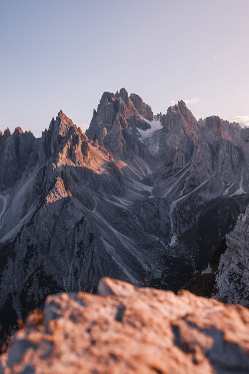 dağlar, dikey atış, görkemli içeren Ücretsiz stok fotoğraf
