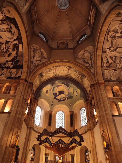 Kostnadsfri bild av de heliga apostlarnas basilika, gång, gotisk arkitektur