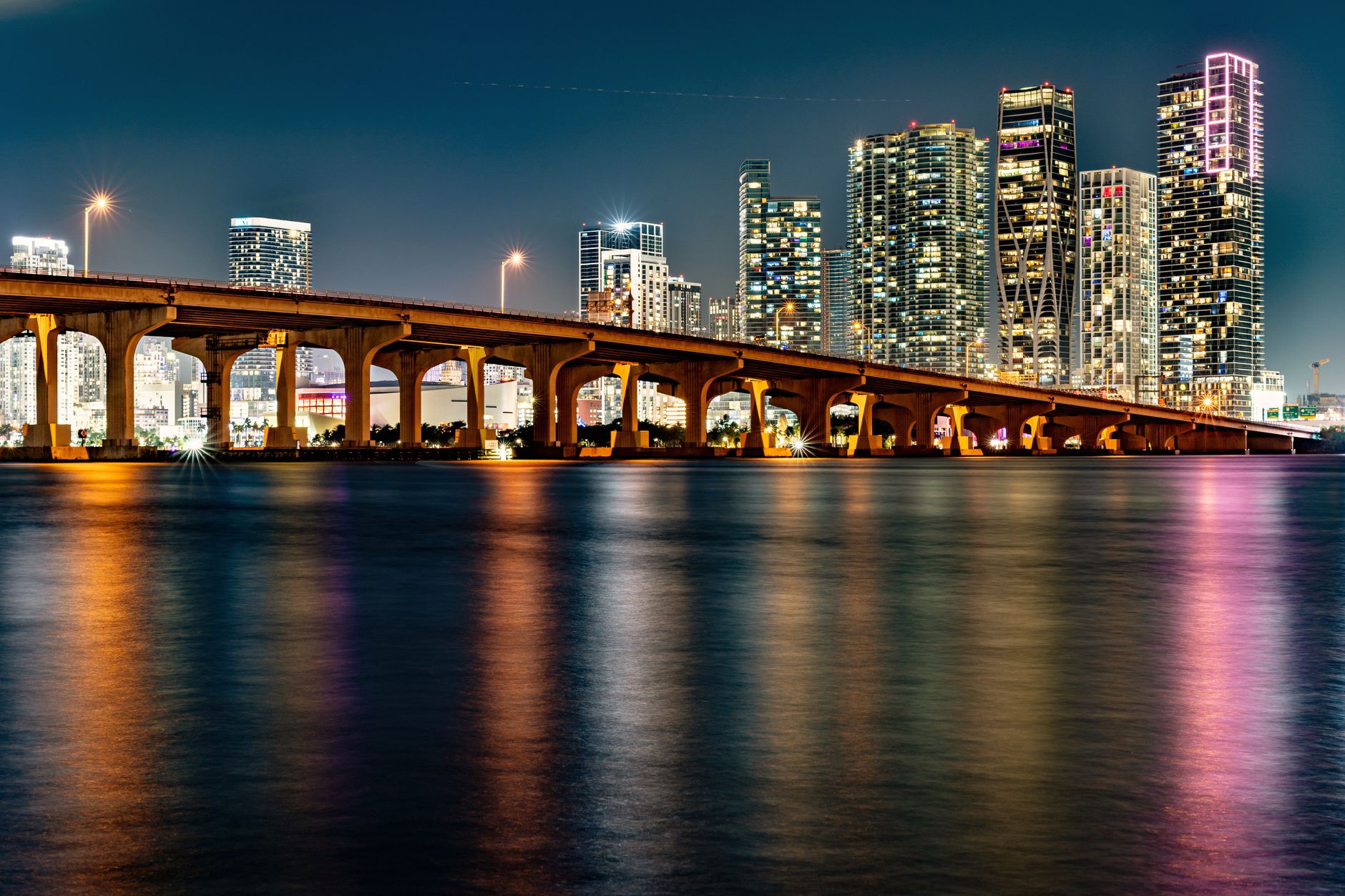 Miami New-Construction Buyer Guide for Families: School Districts & Amenities in Edgewater vs. Brickell