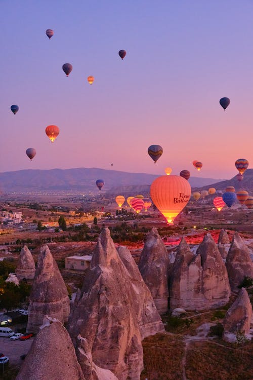 Foto stok gratis balon udara panas, cappadocia, formasi batuan