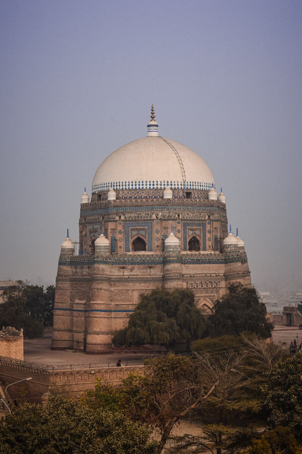 Pakistan Azrat Tomb of Hazrat Shah Rukn-e-Alam in Multan in Pakistan · Free Stock Photo