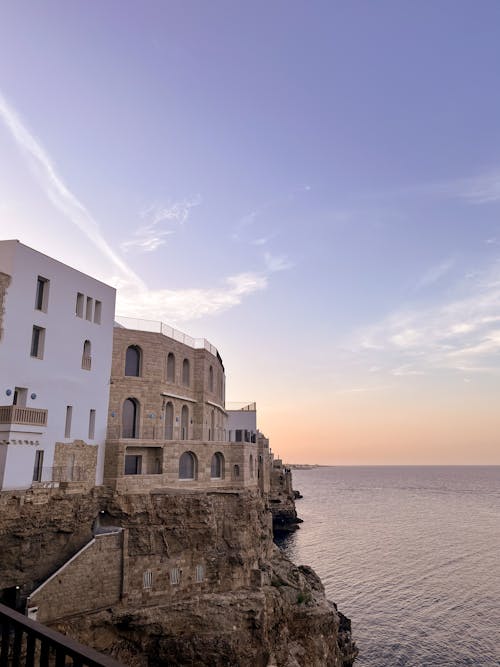 Holiday Home on a Rocky Seaside Cliff in Polignano a Mare Italy