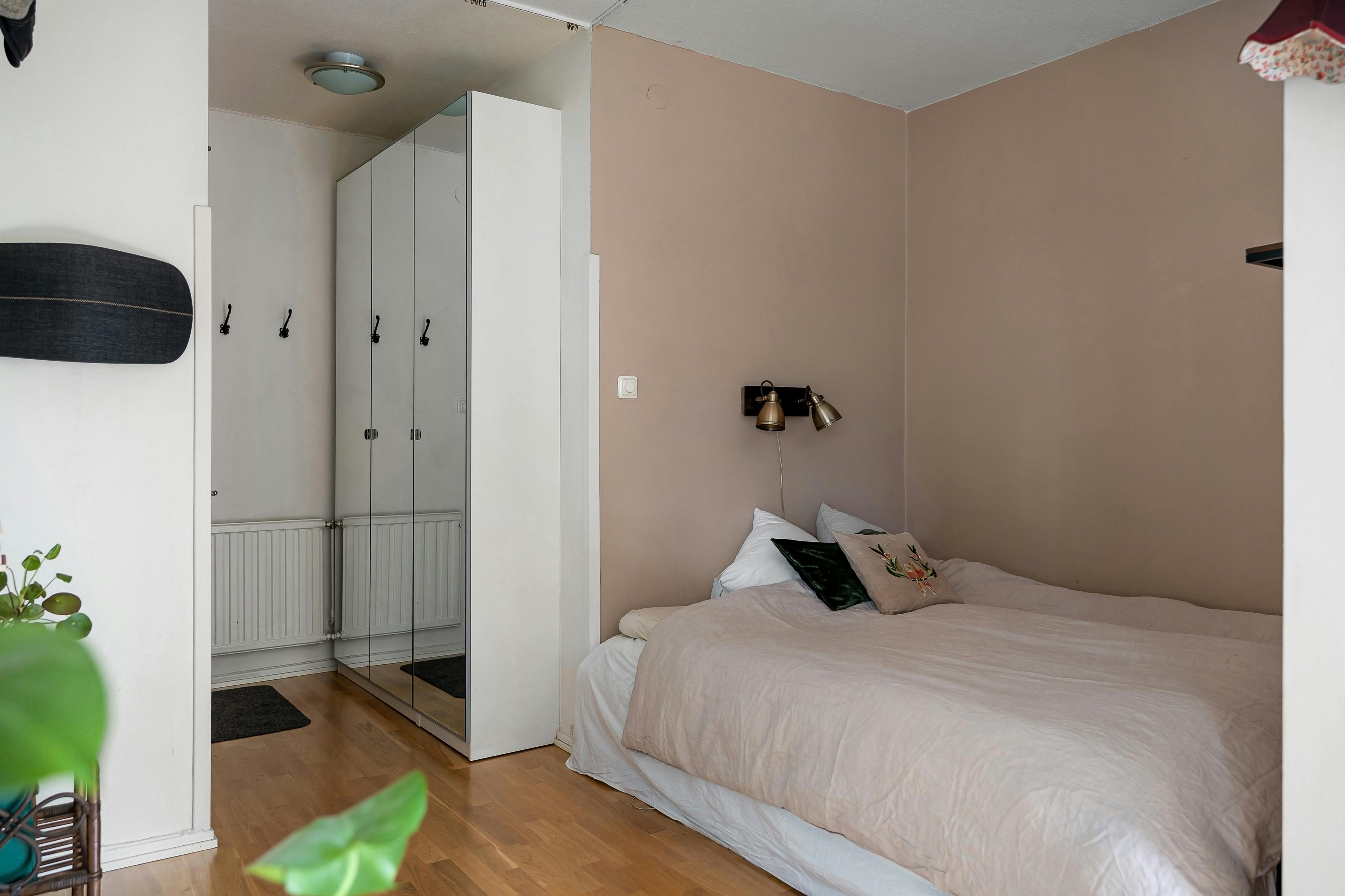 Comfortable private room in a residential treatment facility - rehab centers in louisiana