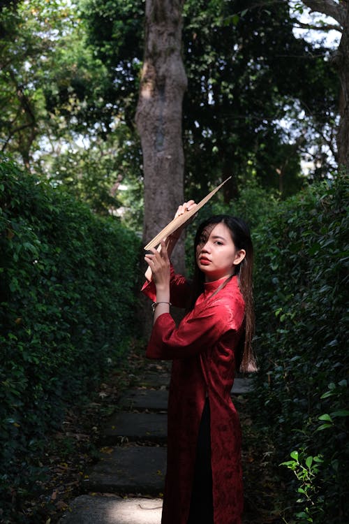 Immagine gratuita di donna asiatica, fotografia di moda, giardino