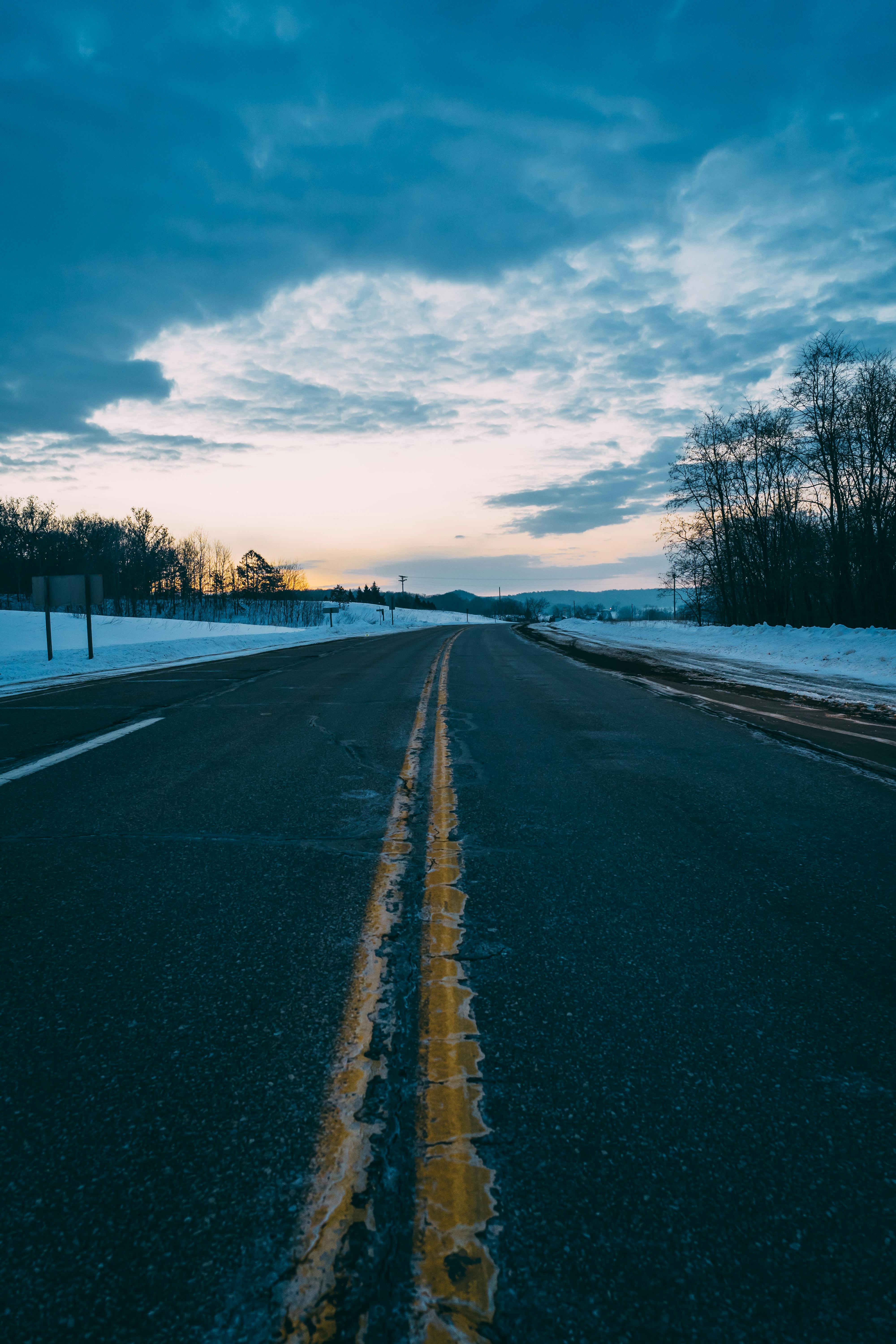 Empty Road · Free Stock Photo