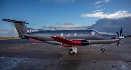 Airplane with Turbine Engine