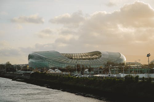 강, 경기장, 구름의 무료 스톡 사진