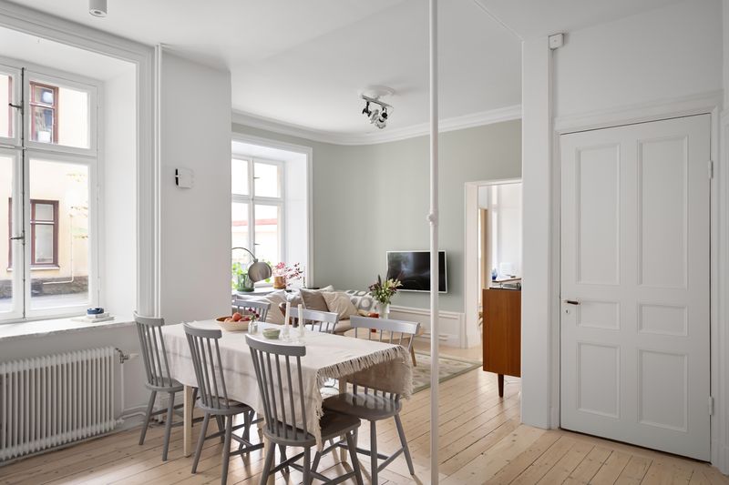 DIY Art and Gallery Walls