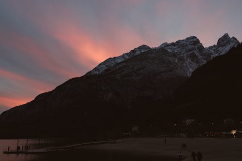 Foto profissional grátis de céu do sol, topo da montanha