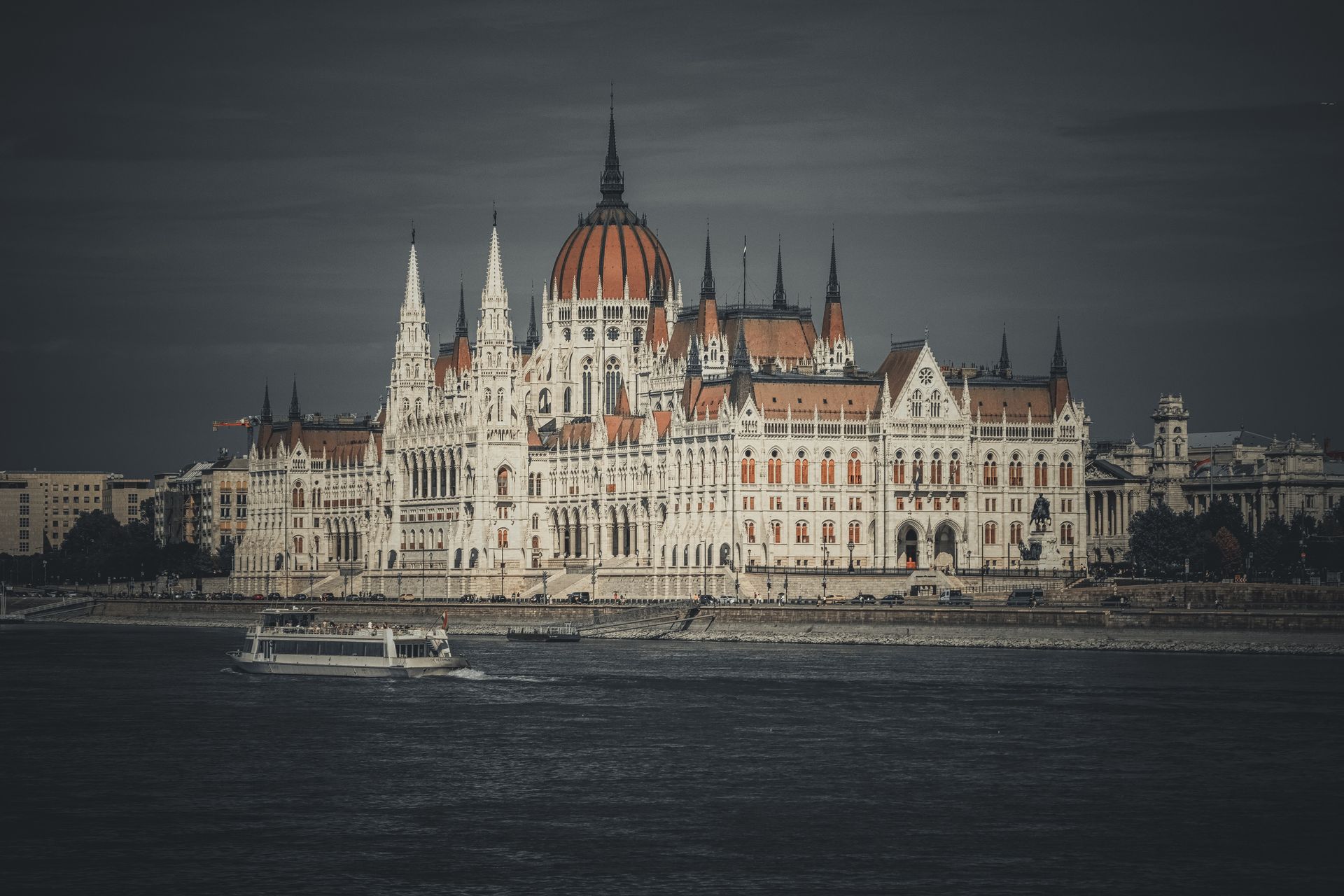 The Hungarian parliament building on the Danube river