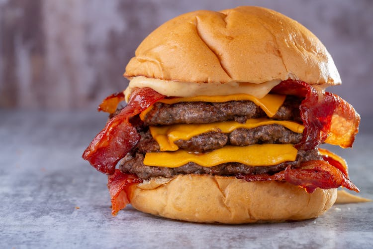 Cheeseburger With Bacon