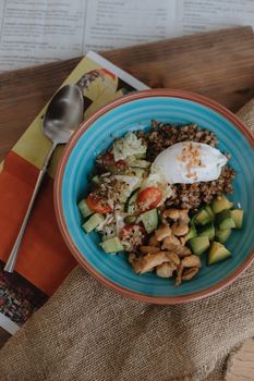 Bol de quinoa et de baies