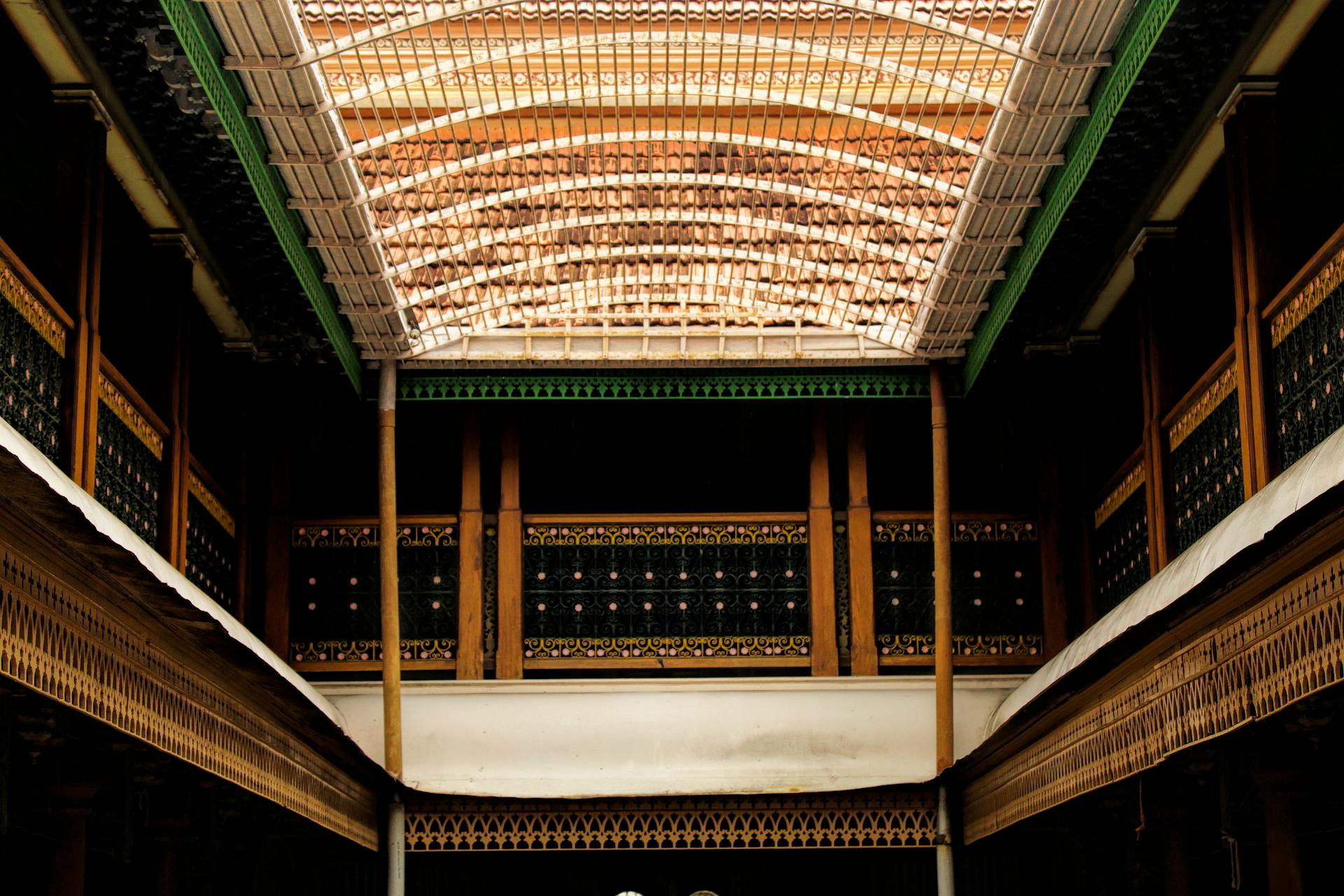 Interior of Athangudi Palace in India