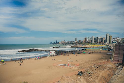 Бесплатное стоковое фото с берег, здания, люди