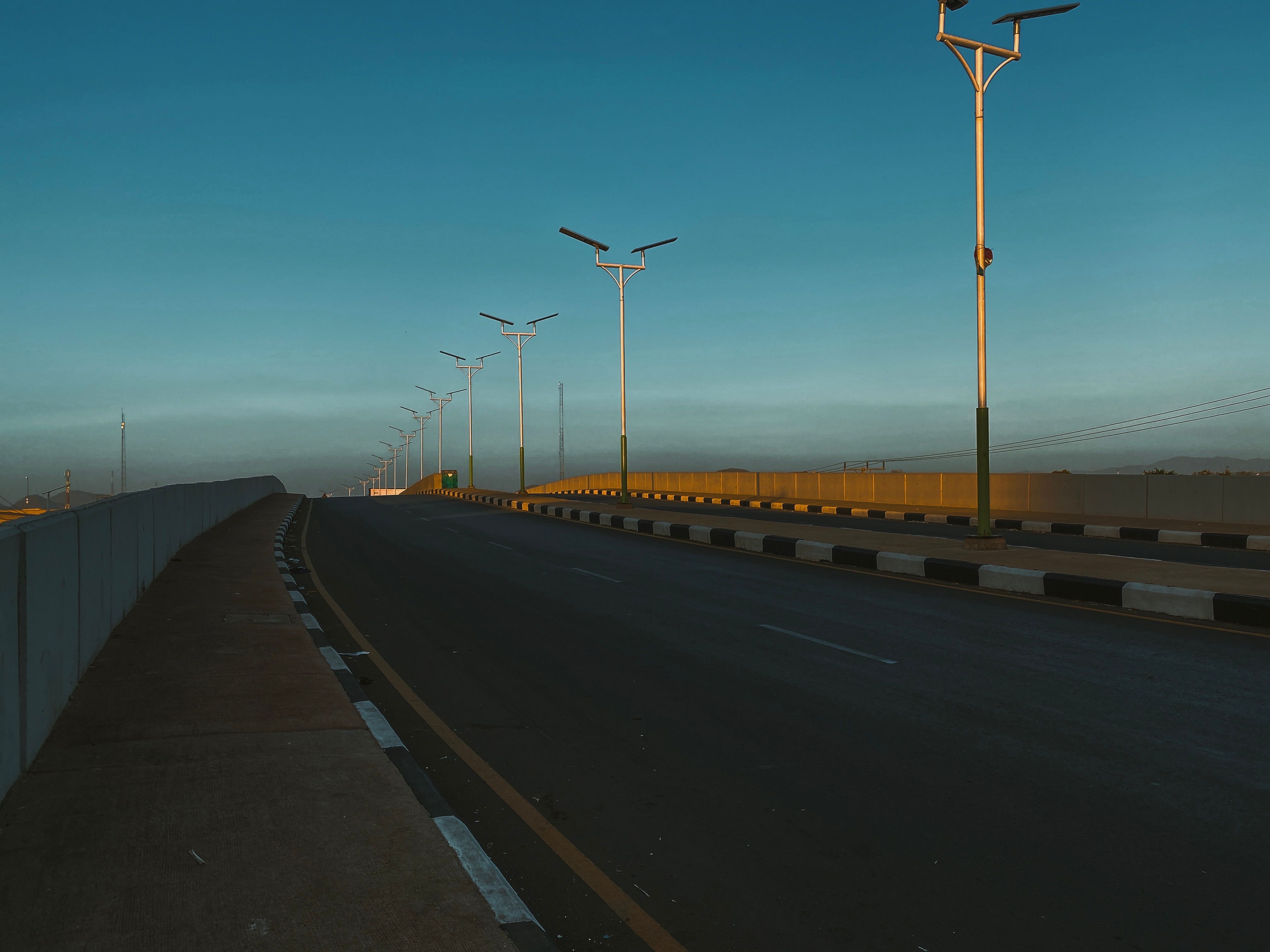 Cars driving on the King Fahd Causeway connecting Bahrain and Saudi Arabia