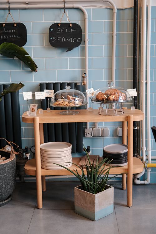 Free Stylish self-service buffet with pastries and decor in a modern café in İstanbul, Türkiye. Stock Photo