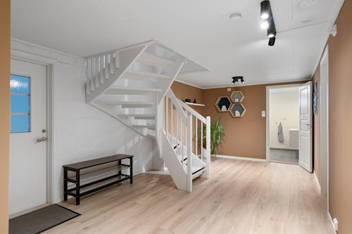Photos gratuites de appartement, appartements, escalier blanc