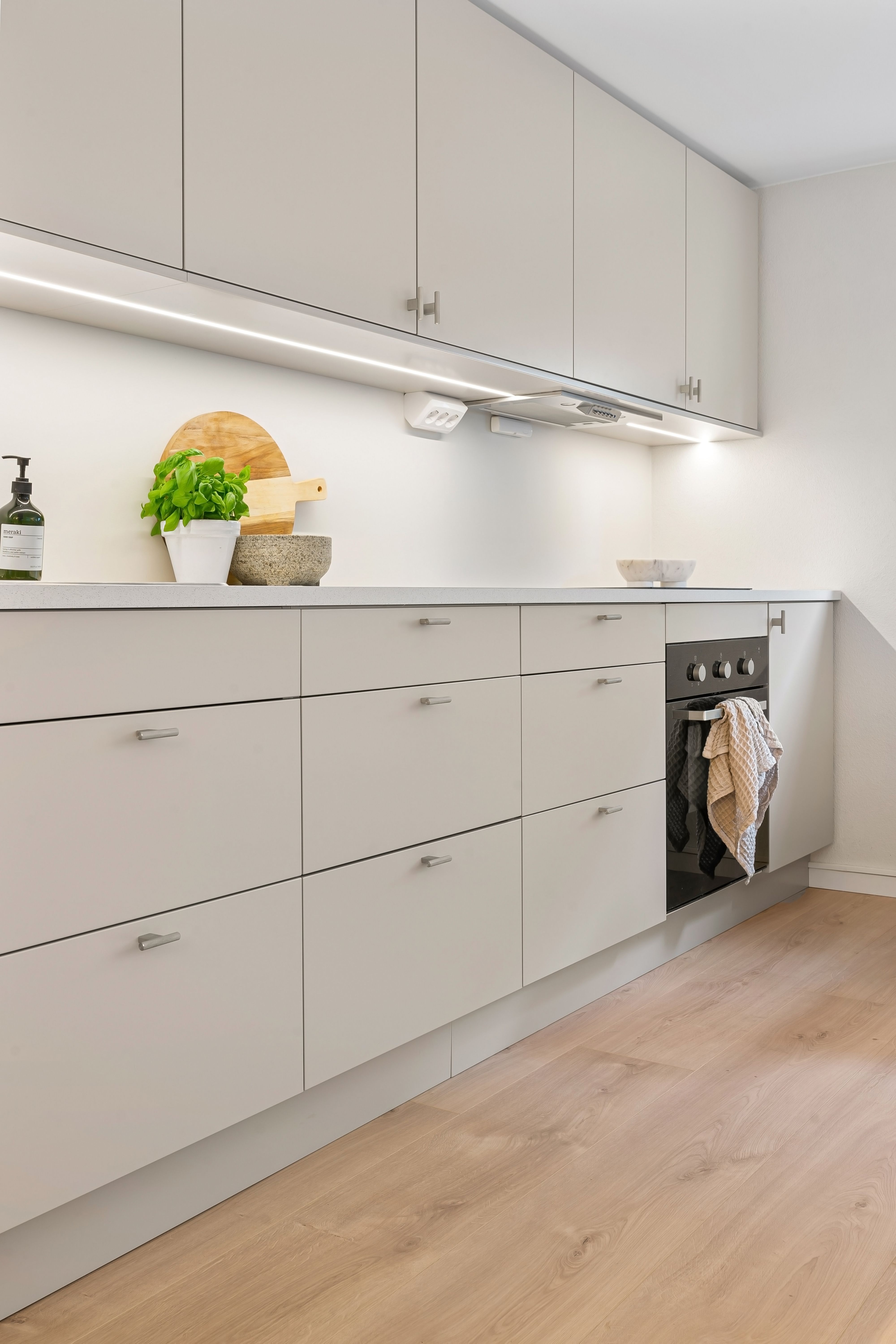White Furniture in Kitchen · Free Stock Photo