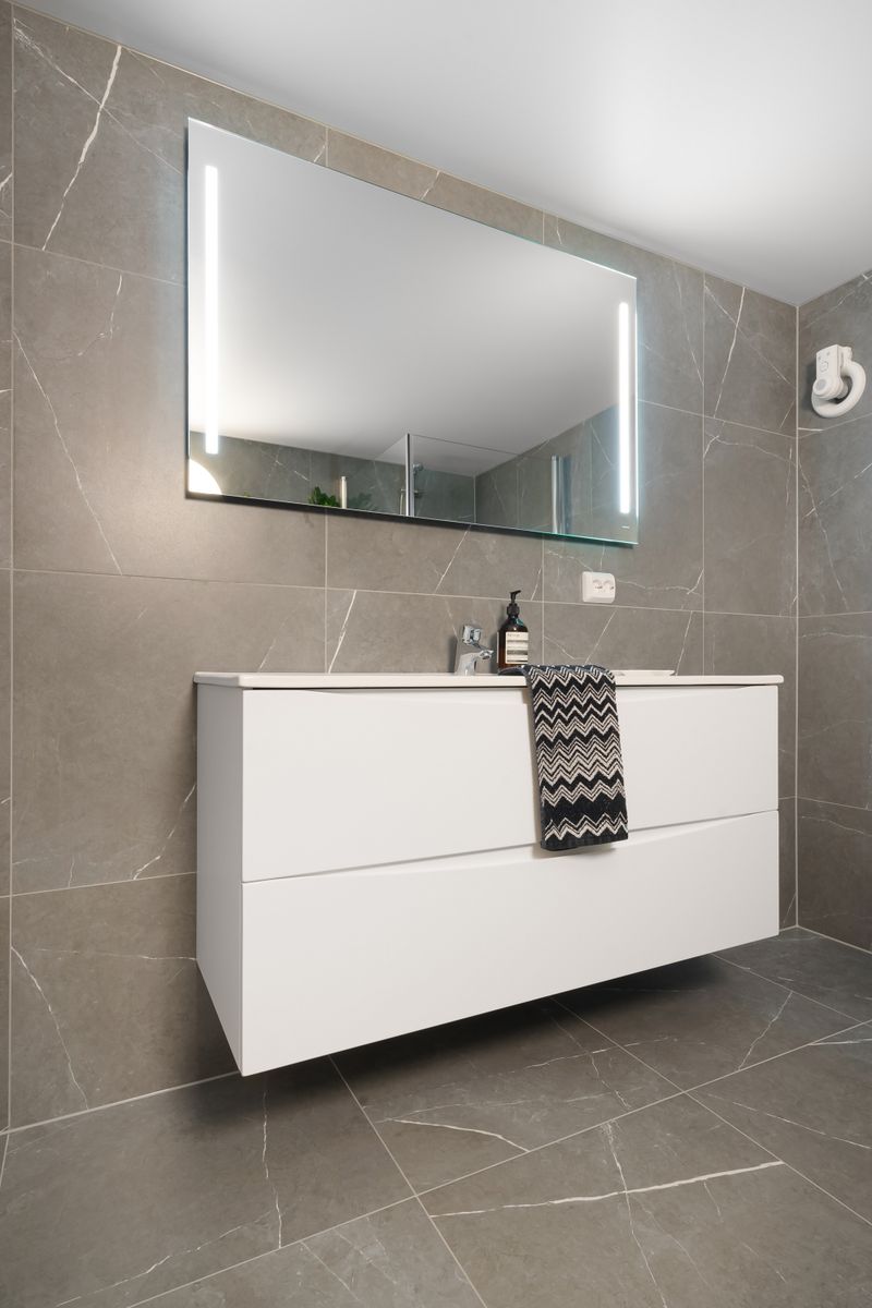 Mirror Installation Tips: DIY se Pehle Yeh Zarur Padhe
