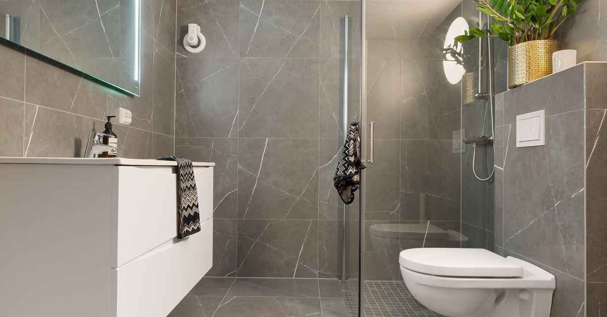 Modern Gray Bathroom · Free Stock Photo