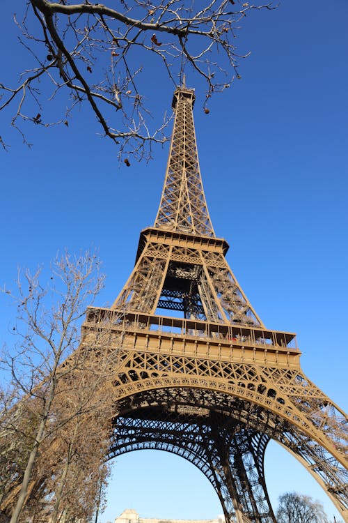 Kostenloses Stock Foto zu eiffelturm, frankreich, klarer himmel
