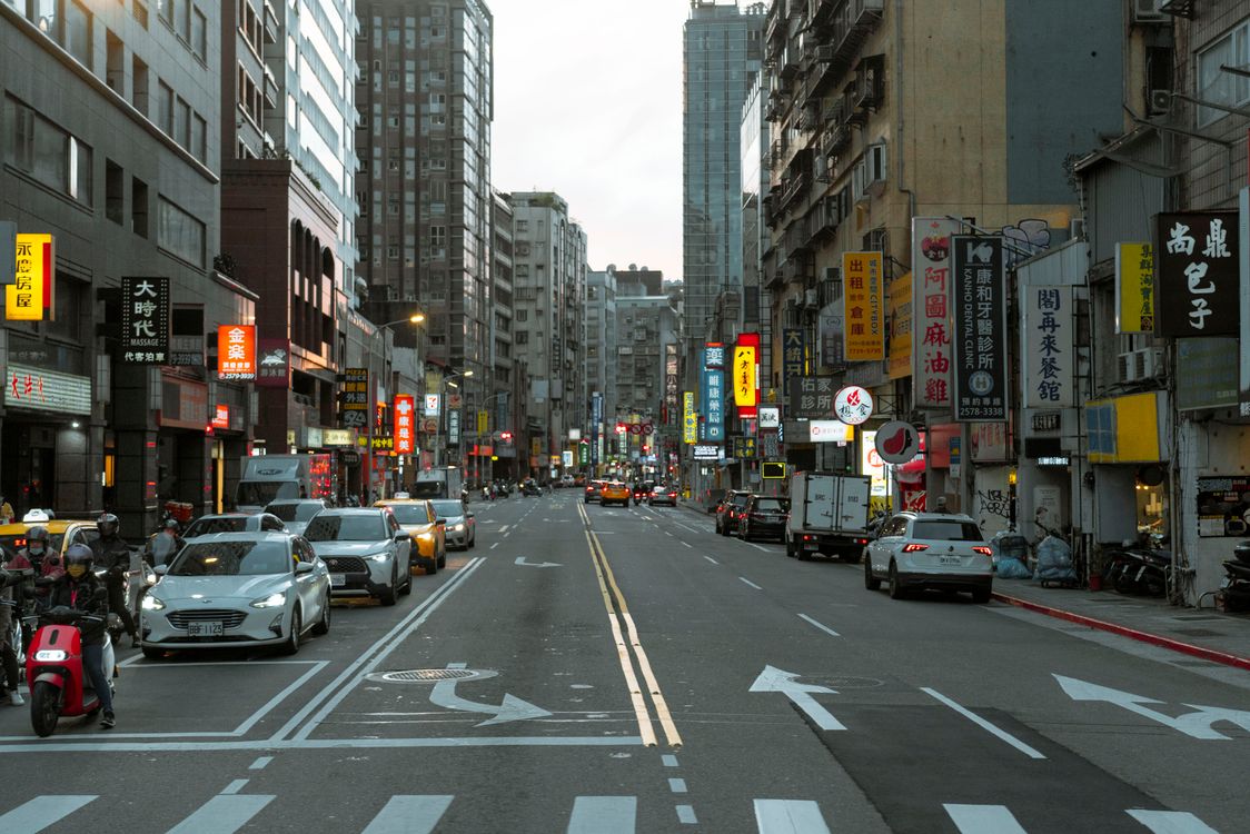 cbd, 亞洲, 亞洲城市, 交通, 人行道, 公共交通, 台北, 台北市, 台灣, 商業區, 商業建築, 城市, 城市景觀, 城市氛圍 ...