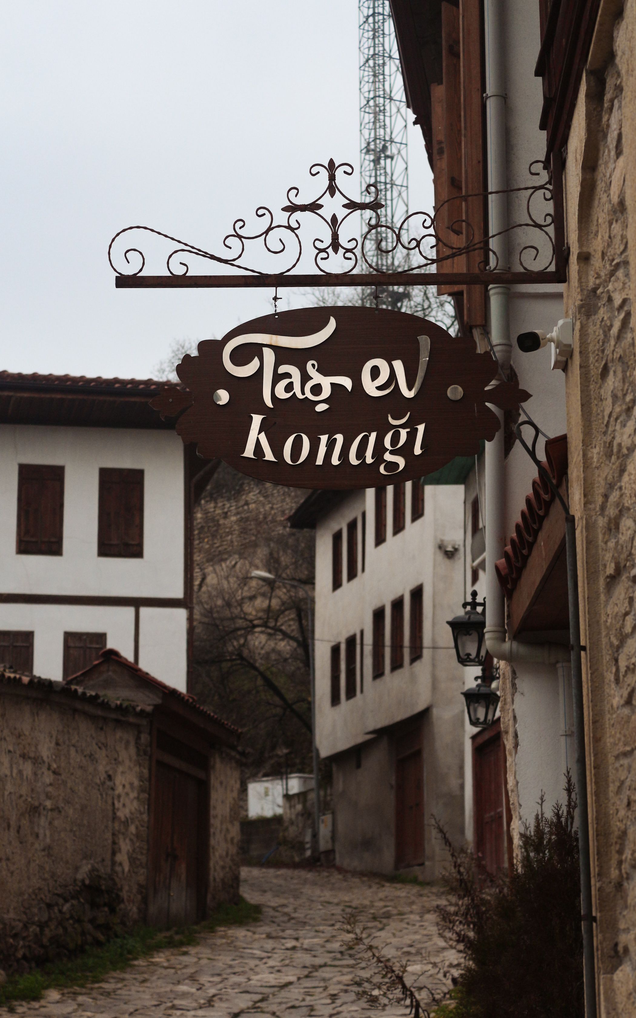 Sign on a Building · Free Stock Photo